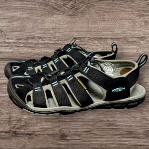 Keen Women's Clearwater CNX
Waterproof Hiking Water Sandals
